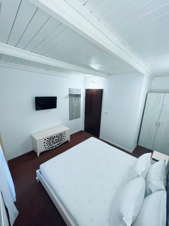 Cabana Din Poienita 포이아나브라소프 외부 사진